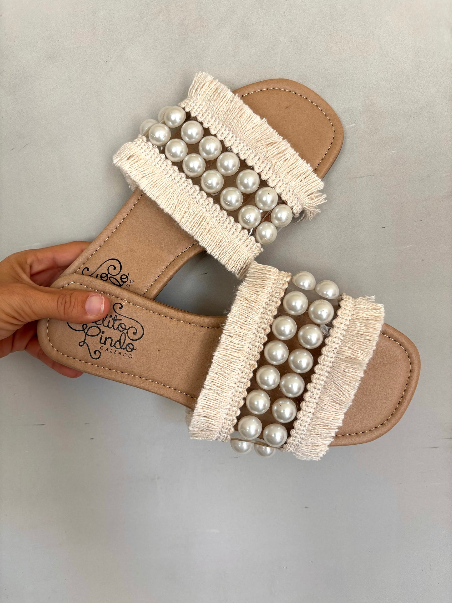 Sandalia Mica/perla/flecos